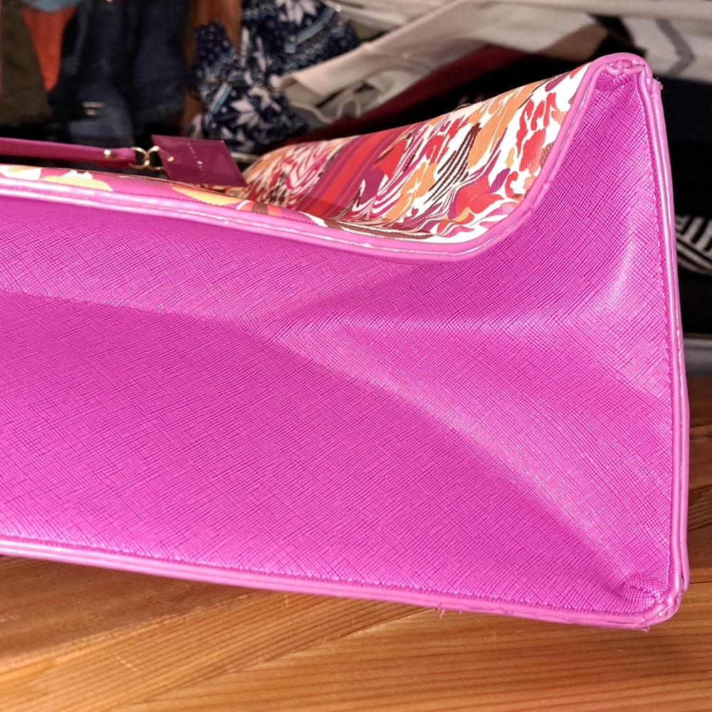 👻Trina Turk tote with strap - Picture 4 of 16